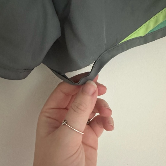 Nike | Woman’s Sz L | Gray and Green Athletic Shorts - Picture 4 of 5